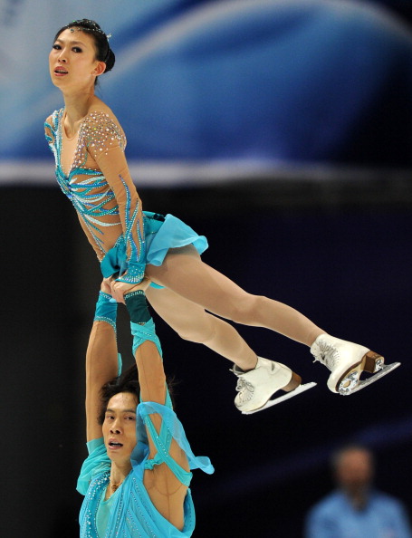 ЧМ-2011 по фигурному катанию. В короткой программе Татьяна Волосожар и Максим Траньков заняли третье место. Фото:  ALEXANDER NEMENOV/YURI KADOBNOV/AFP/Getty Images