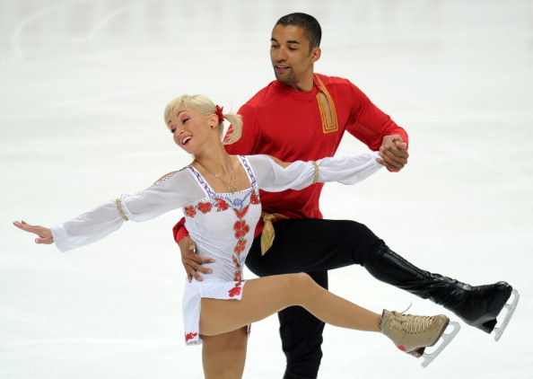 ЧМ-2011 по фигурному катанию. В короткой программе Татьяна Волосожар и Максим Траньков заняли третье место. Фото:  ALEXANDER NEMENOV/YURI KADOBNOV/AFP/Getty Images