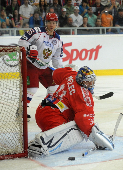 Сборная России по хоккею проиграла Чехии матч Евротура. Фото: MICHAL CIZEK/AFP/Getty Images