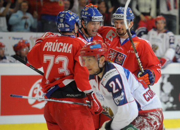Сборная России по хоккею проиграла Чехии матч Евротура. Фото: MICHAL CIZEK/AFP/Getty Images
