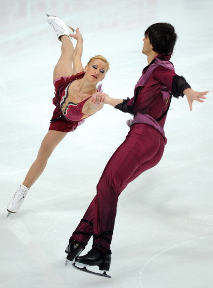 ЧМ-2011 по фигурному катанию. В короткой программе Татьяна Волосожар и Максим Траньков заняли третье место. Фото:  ALEXANDER NEMENOV/YURI KADOBNOV/AFP/Getty Images