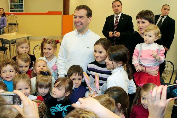 Дмитрий Медведев посетил  новый многофункциональный спортивный комплекс «Янтарь» в Строгино. Фото с сайта kremlin.ru