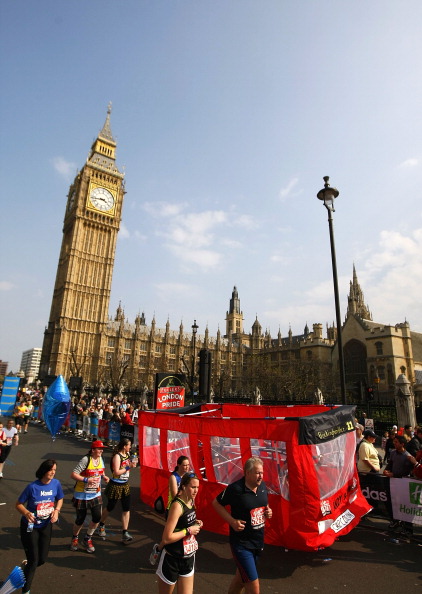 Лондонский марафон Virgin-2011. Фото: Christopher Lee/Warren Little/Oli Scarff/Dean Mouhtaropoulos/Getty Images