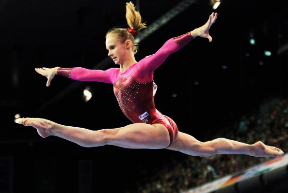 Анна Дементьева завоевала золотую медаль чемпионата Европы по спортивной гимнастике. Фоторепортаж. Фото: JOERN POLLEX, JOHN MACDOUGALL/Bongarts/Getty Images