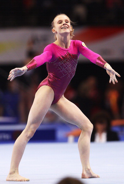 Анна Дементьева завоевала золотую медаль чемпионата Европы по спортивной гимнастике. Фоторепортаж. Фото: JOERN POLLEX, JOHN MACDOUGALL/Bongarts/Getty Images