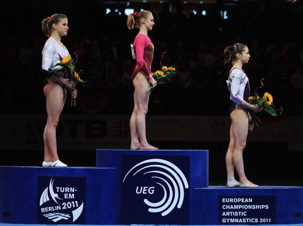 Анна Дементьева завоевала золотую медаль чемпионата Европы по спортивной гимнастике. Фоторепортаж. Фото: JOERN POLLEX, JOHN MACDOUGALL/Bongarts/Getty Images