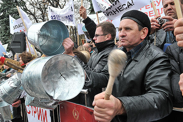 Предприниматели возле ВР выступают против принятия проекта Налогового кодекса, поданного Кабинетом министров Украины. Фото: Владимир Бородин/The Epoch Times Украина