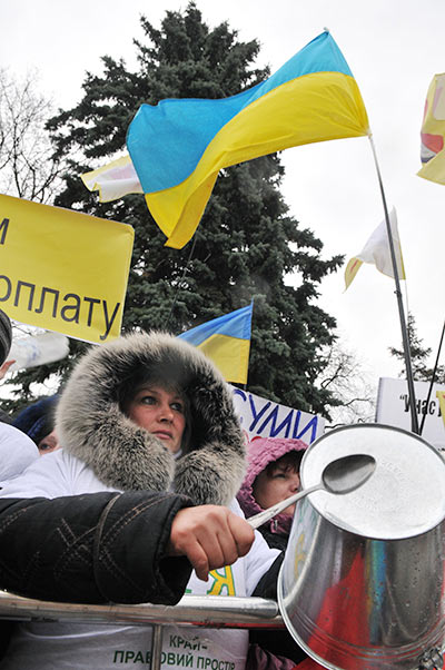 Предприниматели возле ВР выступают против принятия проекта Налогового кодекса, поданного Кабинетом министров Украины. Фото: Владимир Бородин/The Epoch Times Украина