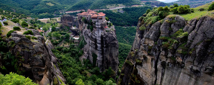 Вид на монастырь Варлаама в Метеоре, Афины, Греция. Фото: Sean Gallup/Getty Images