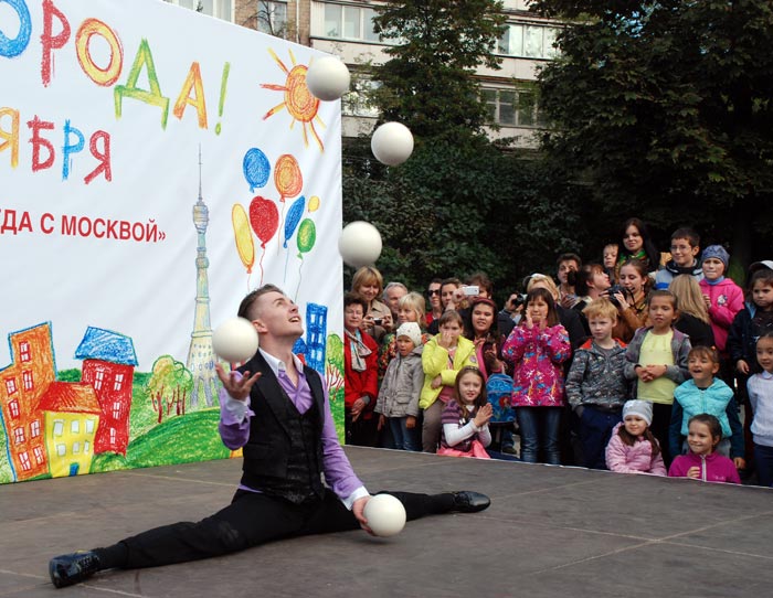 Празднование Дня города на Цветном бульваре, 7 сентября, Москва. Фото: Юлия Цигун/Великая Эпоха (The Epoch Times)