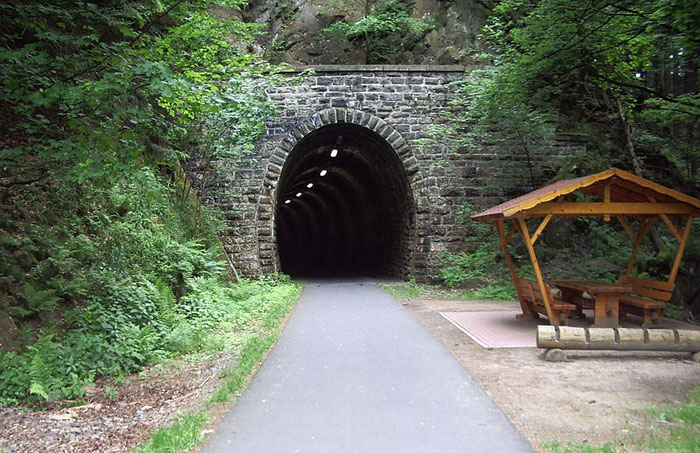 Тоннель Hundsruck Mommelstein, Германия. фото: Dr.Karl Schlemmer/commons.wikimedia.org