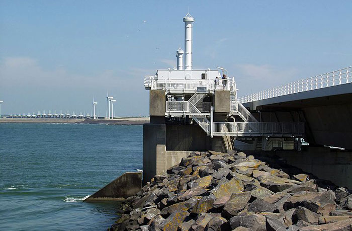 Защитное сооружение Северного моря Нидерландов. Фото: Dickbauch/commons.wikimedia.org