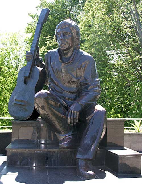 Памятник Владимиру Высоцкому в центральном парке Калининграда. Фото: Fastboy/commons.wikimedia.org