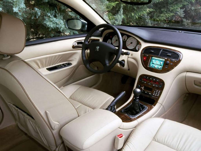 Салон Peugeot 607. Фото: topcars.am