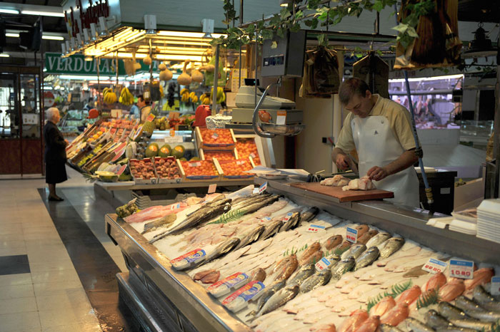 Продуктовый рынок, Испания. Фото: PEDRO ARMESTRE/AFP/Getty Images