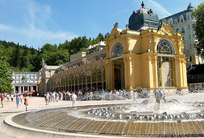 Марианске-Лазне — курортный город в Чешской республике, расположен на западе исторической области Богемия. Является лечебным курортом благодаря наличию холодных источников минеральной воды, обладающих целебными свойствами. Фото: Hobby Navigator/commons.wikimedia.org