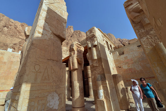 Туристы посещают храм Хатшепсут, Луксор, Египет. Фото: KHALED DESOUKI/AFP/Getty Images