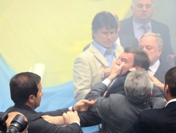 Дебош в Верховной Раде Украины 27 апреля 2010 года. Фото: mignews.com.ua