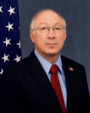 Министр внутренних дел США Кен Салазар. Фото: commons.wikimedia.org