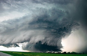 Торнадо в США унесли жизни 72 человек. Фото с newsens.info 