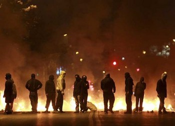 Протесты в Чили вылились в уличные бои.Фото с .tagesschau.sf.tv