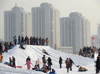Высотные здания в Пекине слегка раскачивались. Фото:  LIU JIN/AFP/Getty Images