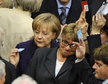 Бундестаг одобрил план финансовой помощи Греции. Фото: MICHAEL GOTTSCHALK/AFP/Getty Images