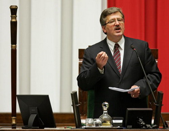 Бронислав Коморовский. Фото: JANEK SKARZYNSKI/AFP/Getty Images