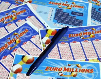 Билеты лотереи EuroMillions. Фото: DIRK WAEM/AFP/Getty Images