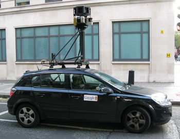 Передвижная камера Google Street View. Фото: Harold Cunningham/Getty Images