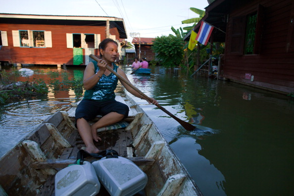 Фоторепортаж о наводнении в Таиланде.Фото:Paula Bronstein /Getty Images 