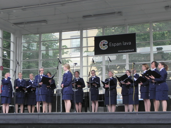 Выстуление женского хора полиции Хельсинки. День Хельсинки 12.06.13. Фото: Лариса Кононова/Великая Эпоха (The Epoch Times)