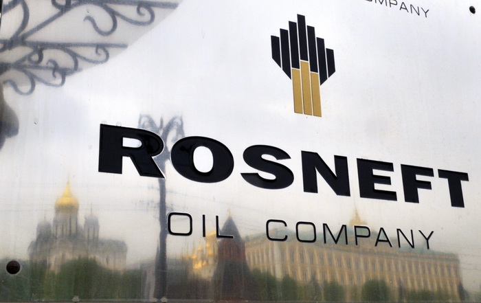 Rosneft заключает крупные сделки. Фото: DMITRY KOSTYUKOV/AFP/Getty Images