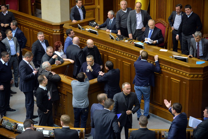 Украинский парламент не поддержал вотум недоверия правительству. Фото: SERGEI SUPINSKY/AFP/Getty Images