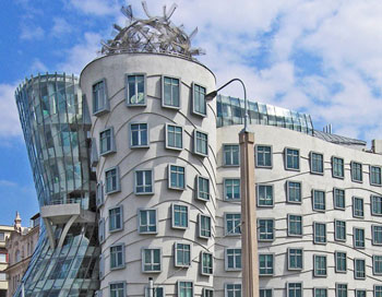 «Танцующий дом», Прага, Чехия. Фото: Hans Peter Schaefer/commons.wikimedia.org 