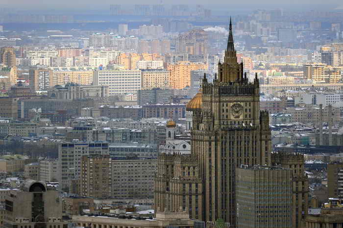Работа российского консульства в Каире приостановлена на два дня. Такое решение российское внешнеполитическое ведомство приняло в связи с обострившимся внутриполитическим кризисом в Египте. Фото: ALEXANDER NEMENOV/AFP/Getty Images