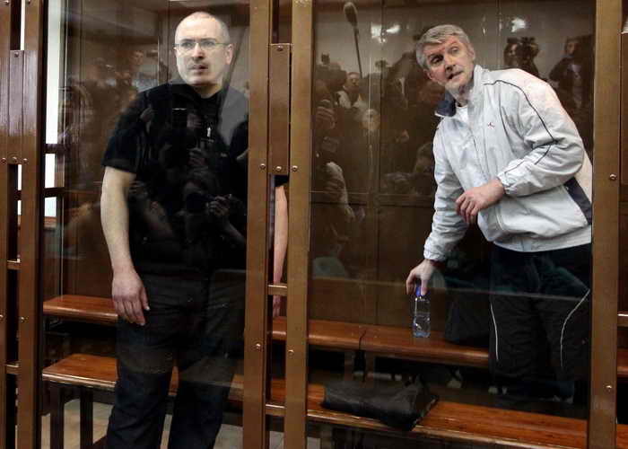 Михаил Ходорковский и Платон Лебедев. Фото: Alexey SAZONOV/AFP/Getty Images