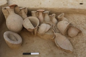 pots-in-burial-480x320