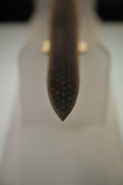 Sword_of_Goujian_Hubei_Provincial_Museum_2015-04-06_05-480x721