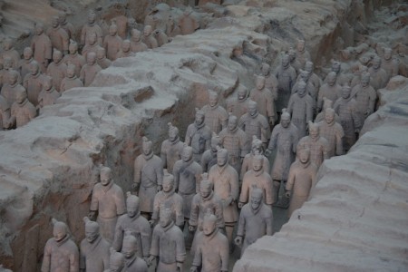Terracotta_Army_Pit_1_-_2-674x449