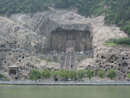 Лунмэнь