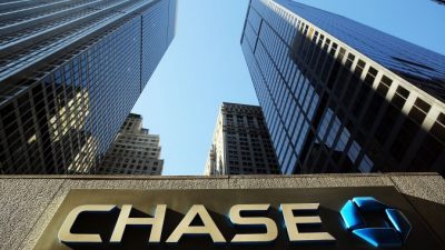 One Chase Plaza в Нижнем Манхэттене 14 октября 2014 г., Нью-Йорк. Это знаменитое здание купила частная китайская инвестиционная компания. Фото: Spencer Platt/Getty Images