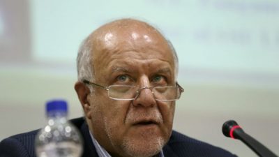 Министр нефти Ирана Биджан Зангане выступает во время встречи с российскими официальными лицами в Тегеране, Иран, 9 сентября 2014 г. (AP Photo / Vahid Salemi)