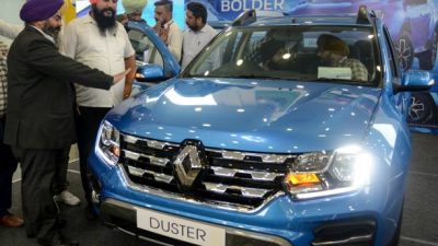 Renault Duster. Фото:  NARINDER NANU / AFP)        (Photo credit should read NARINDER NANU/AFP via Getty Images)