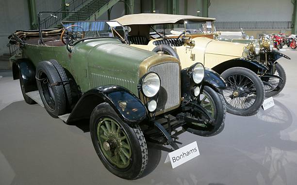 Аукцион раритетных автомобилей. Фото:  JACQUES DEMARTHON/AFP via Getty Images)