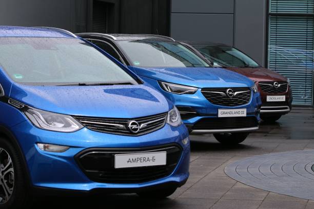 Opel . Фото:  YANN SCHREIBER/AFP via Getty Images)