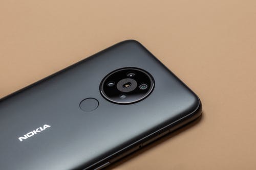 Феномен Nokia: финское бизнес-чудо Nokia8. Фото: pexels.com/ru-ru/@stasknop