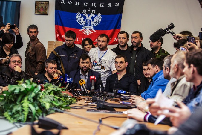 ОБСЕ предлагает диалог, а силовая операция продолжается Brendan Hoffman/Getty Images