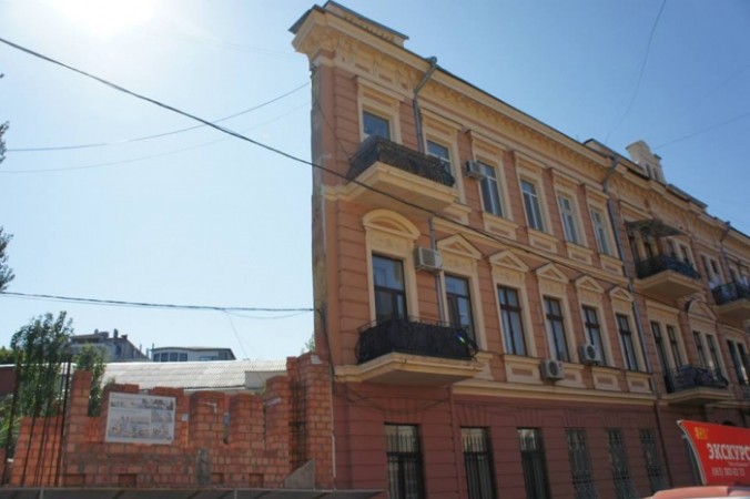 Плоский дом в Воронцовском переулке в Одессе. Фото: МАРИЯ МАРЕЕВА/Великая Эпоха