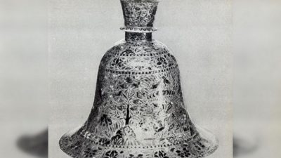 Аналогичный индийский канделябр, XIX век/ru.wikipedia.org/public domain
